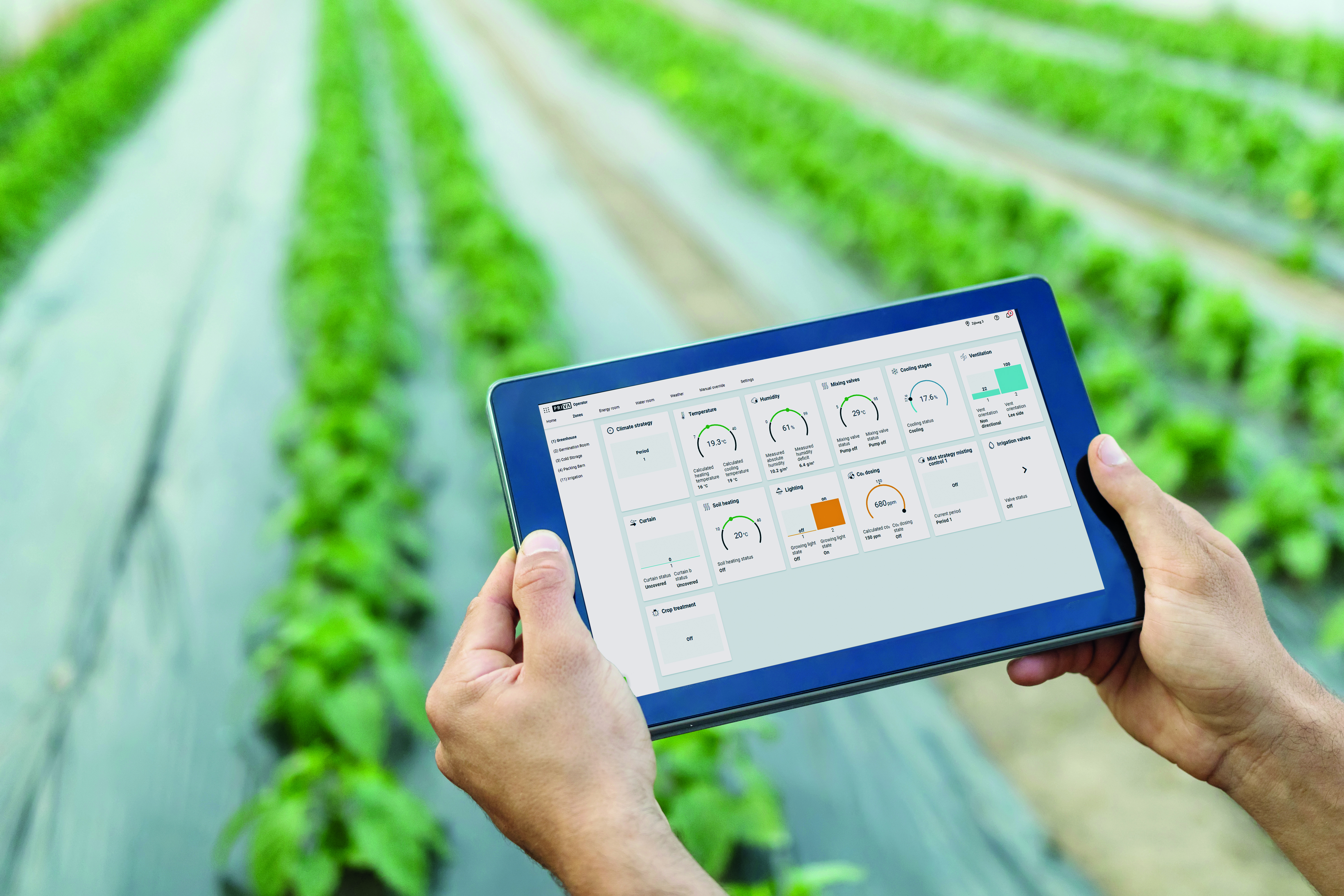 Priva Compass Operator Tablet Tomato Field